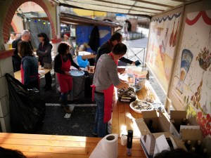 Le stand d'huitres et vin blanc